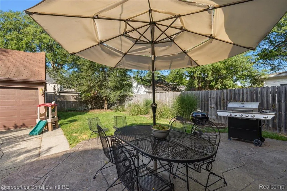 271 McMillan Road Grosse Pointe Farms City, MI 48236