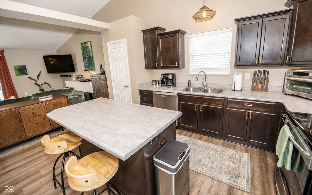 11711 Fawn Crest Drive Indianapolis, IN 46235