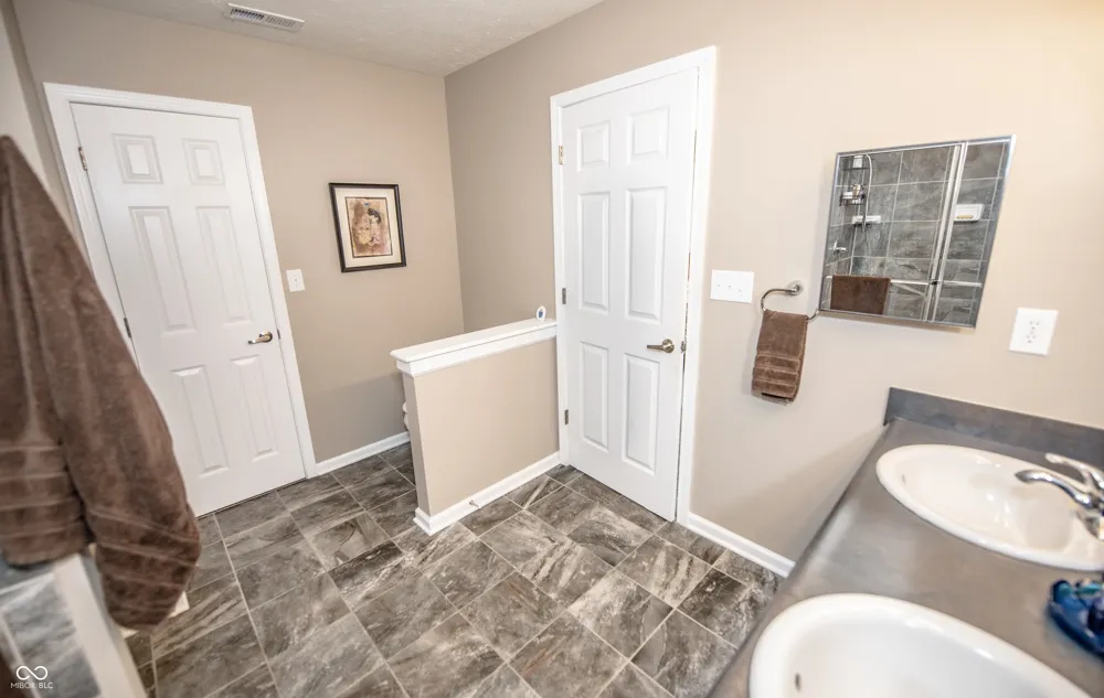 11711 Fawn Crest Drive Indianapolis, IN 46235