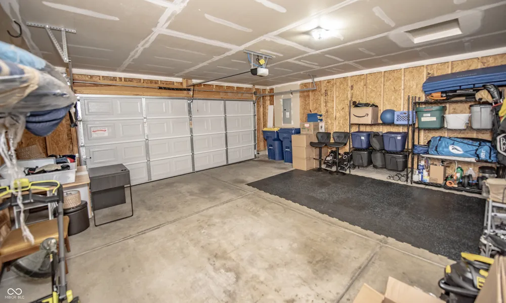 11711 Fawn Crest Drive Indianapolis, IN 46235