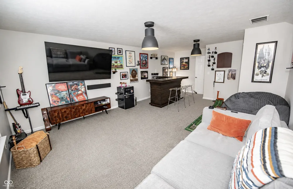 11711 Fawn Crest Drive Indianapolis, IN 46235