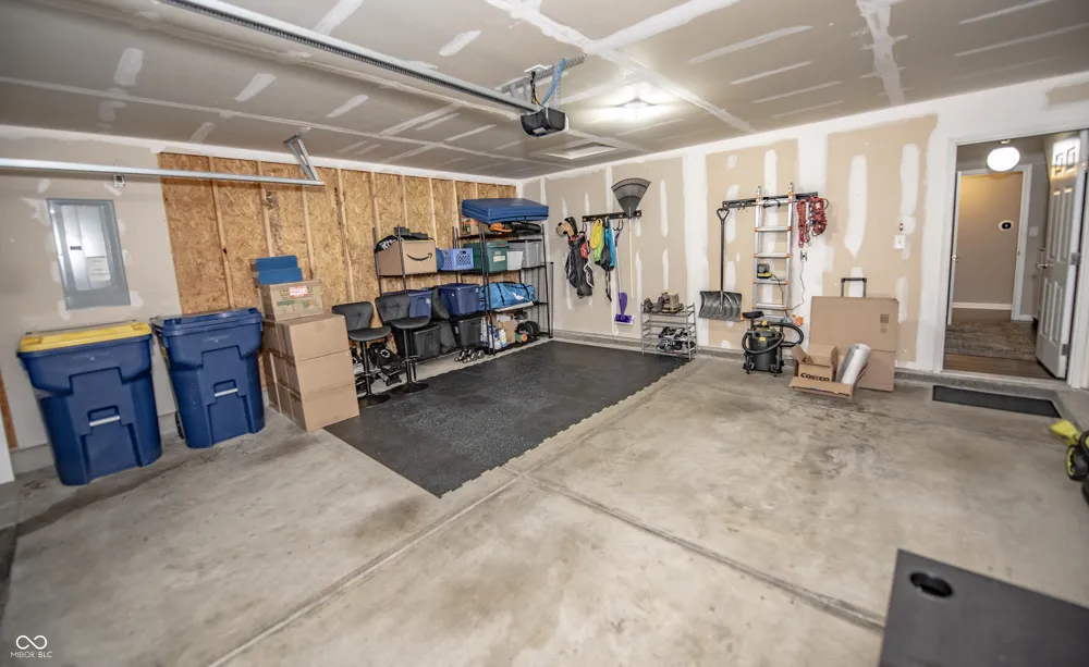 11711 Fawn Crest Drive Indianapolis, IN 46235