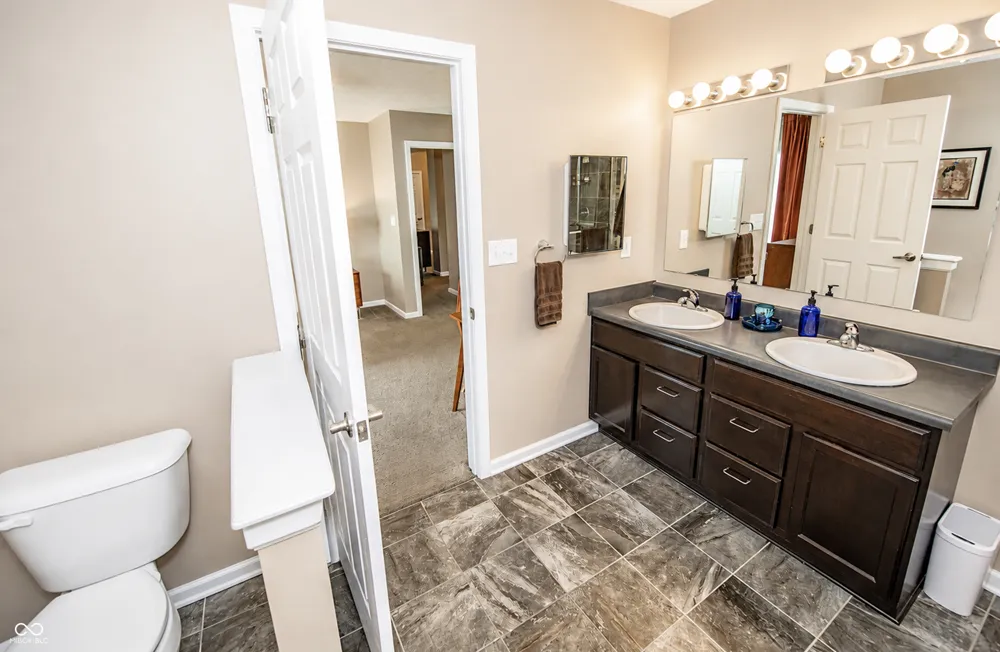 11711 Fawn Crest Drive Indianapolis, IN 46235