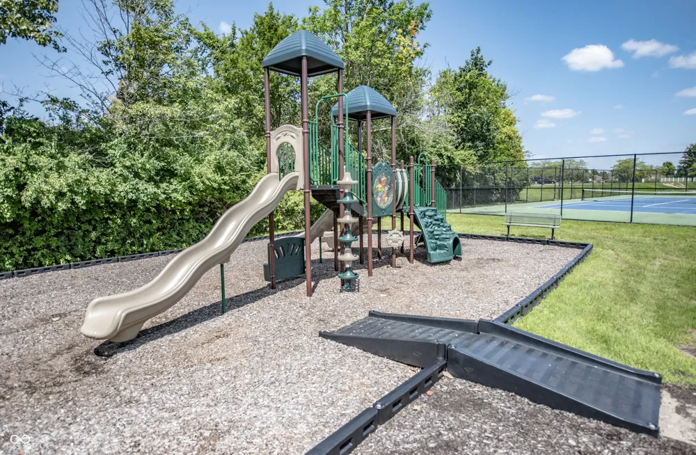 11711 Fawn Crest Drive Indianapolis, IN 46235