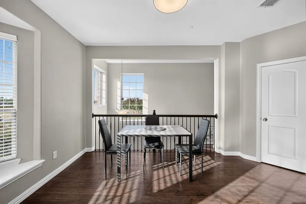 7880 Oxer Drive Irving, TX 75063