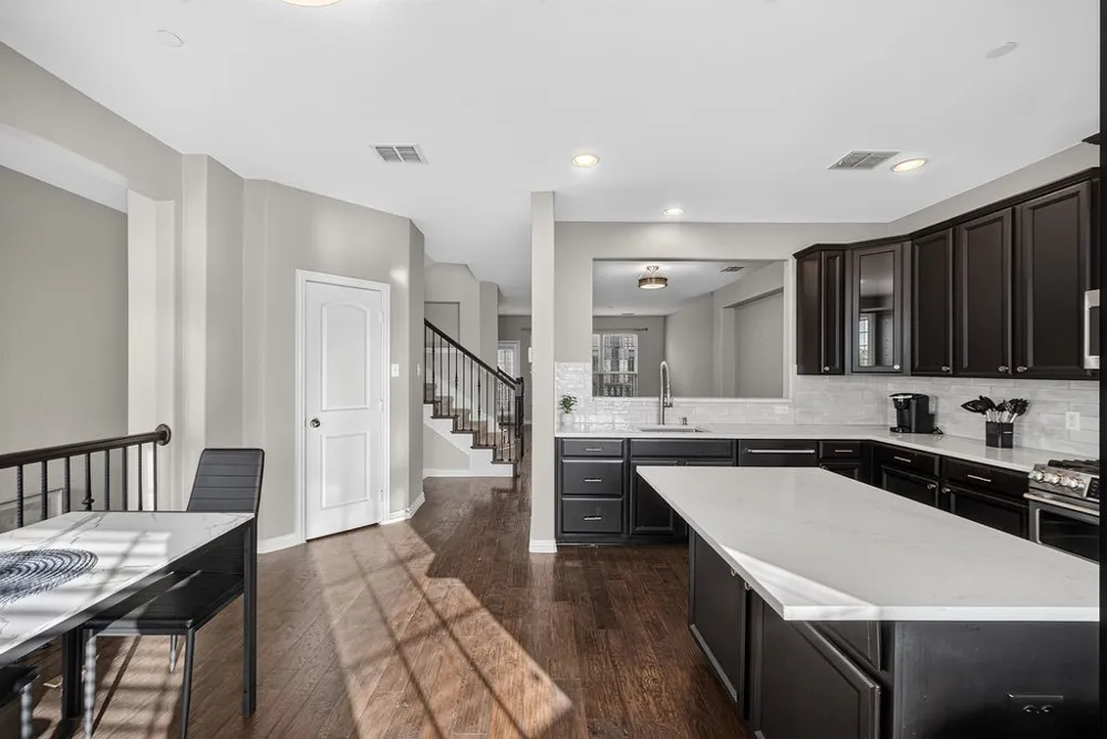 7880 Oxer Drive Irving, TX 75063
