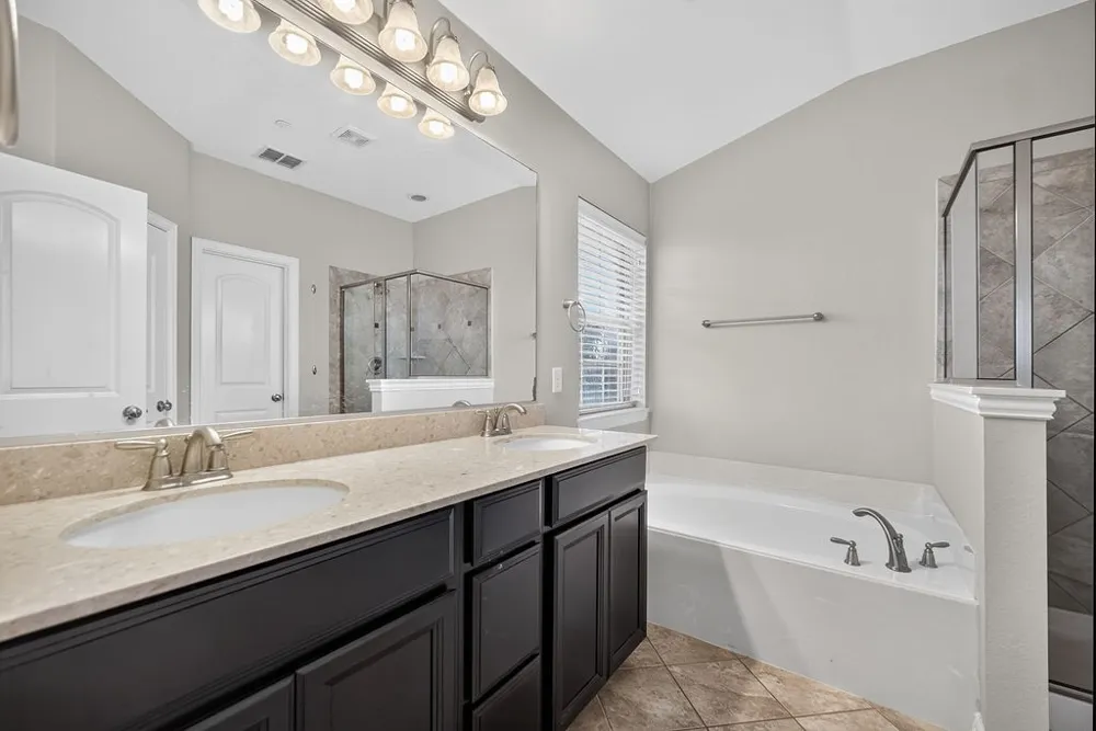 7880 Oxer Drive Irving, TX 75063