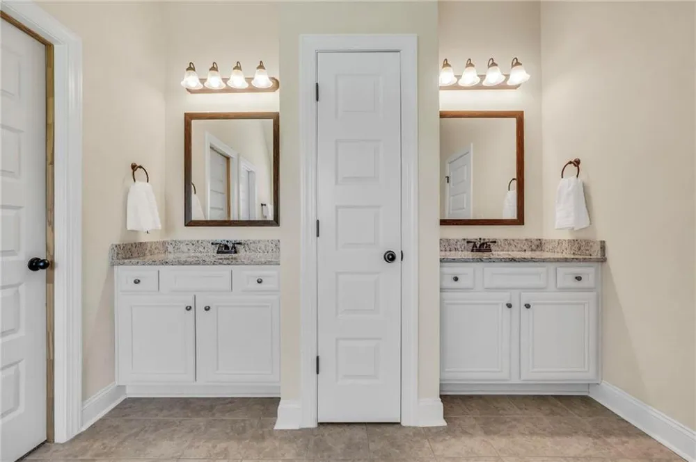 231 Homestead Circle Forsyth, GA 31029