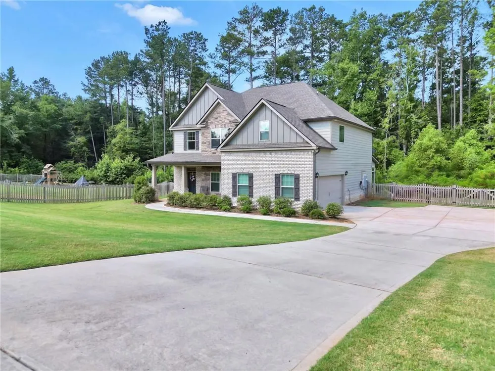 231 Homestead Circle Forsyth, GA 31029
