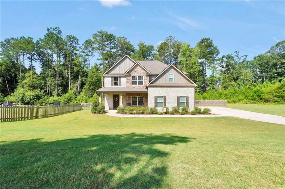 231 Homestead Circle Forsyth, GA 31029