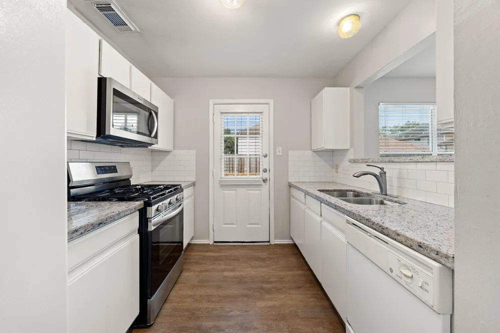 19714 Shores Edge Drive Tomball, TX 77375