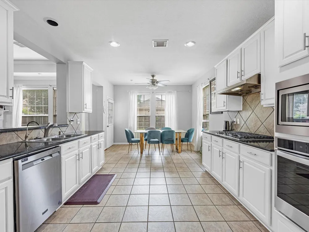 2507 Stonebury Lane Sugar Land, TX 77479