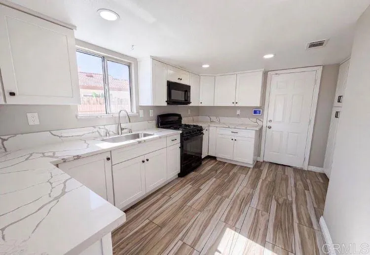16960 sorrento Ln Victorville, CA 92395