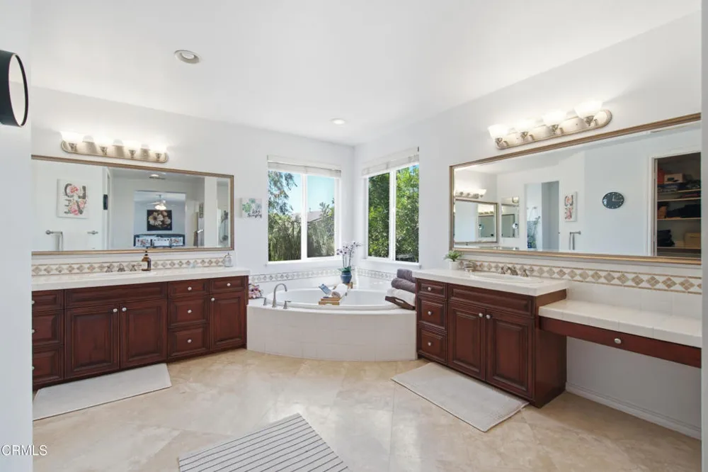 237 Trellis Place Camarillo, CA 93012