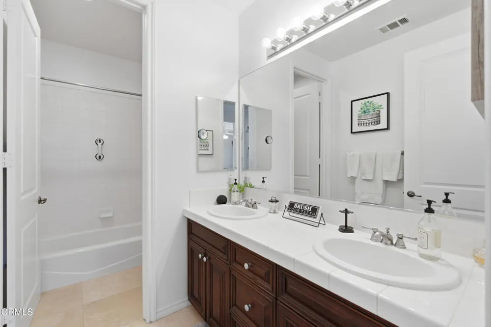 237 Trellis Place Camarillo, CA 93012