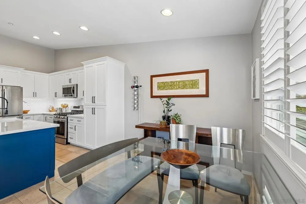 3156 Harbor Ridge Ln San Diego, CA 92103