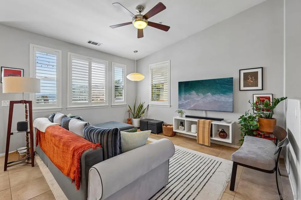 3156 Harbor Ridge Ln San Diego, CA 92103