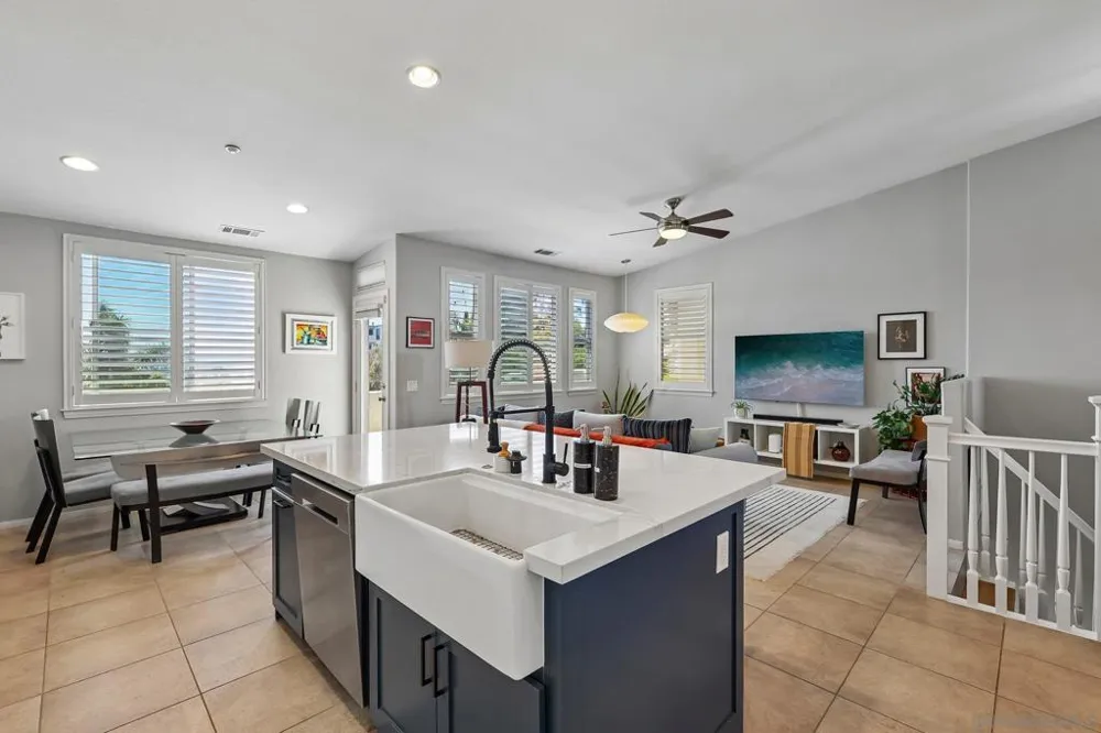 3156 Harbor Ridge Ln San Diego, CA 92103