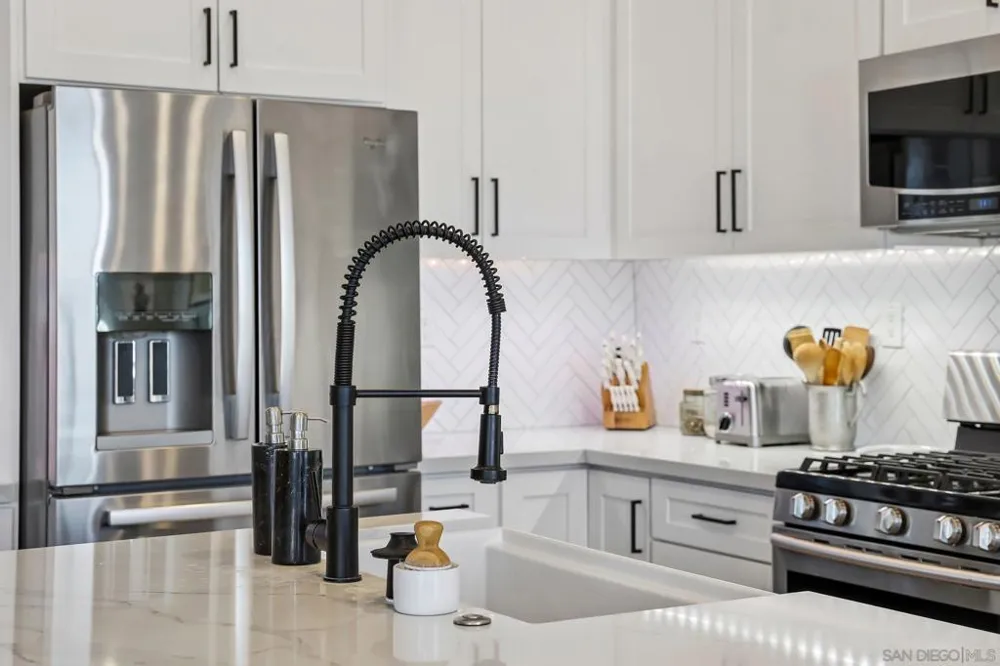 3156 Harbor Ridge Ln San Diego, CA 92103