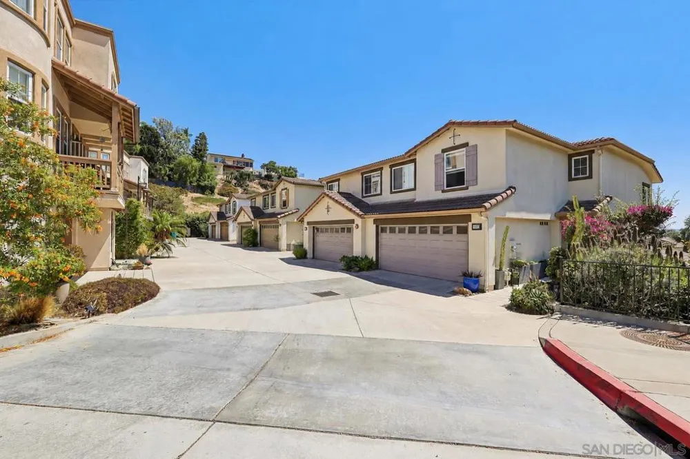 3156 Harbor Ridge Ln San Diego, CA 92103