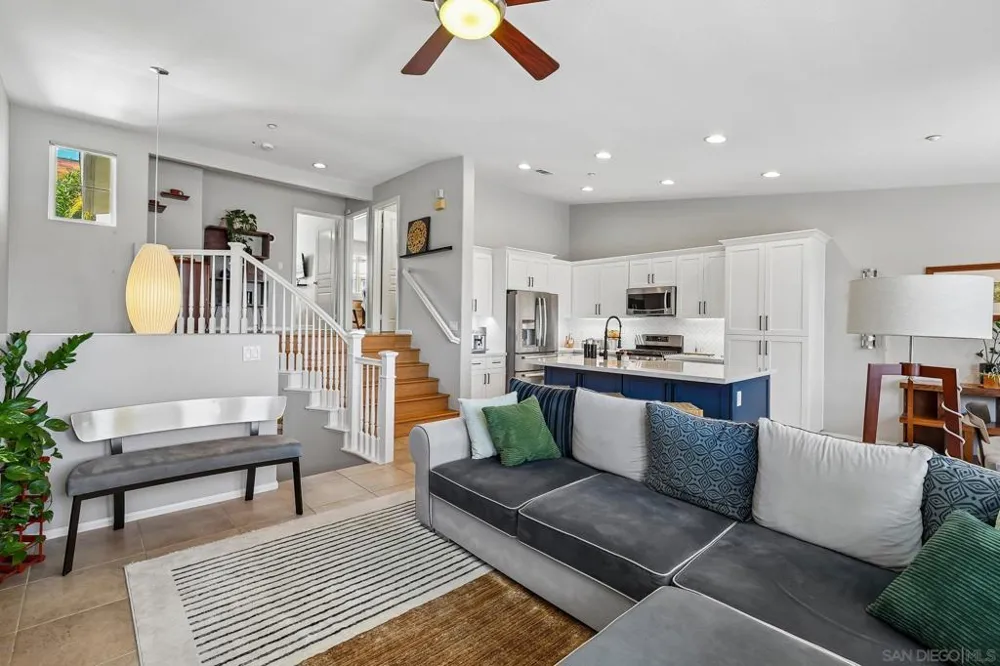 3156 Harbor Ridge Ln San Diego, CA 92103
