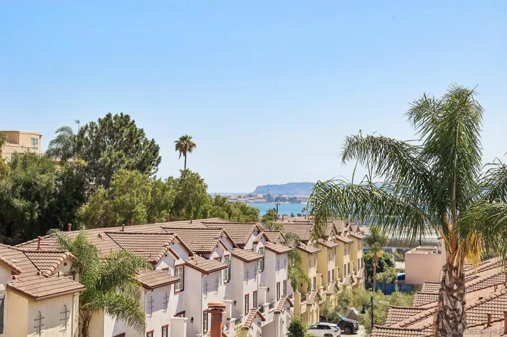 3156 Harbor Ridge Ln San Diego, CA 92103