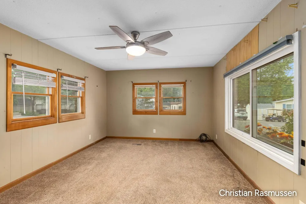 73 Lincoln Pines Resort Gowen, MI 49326