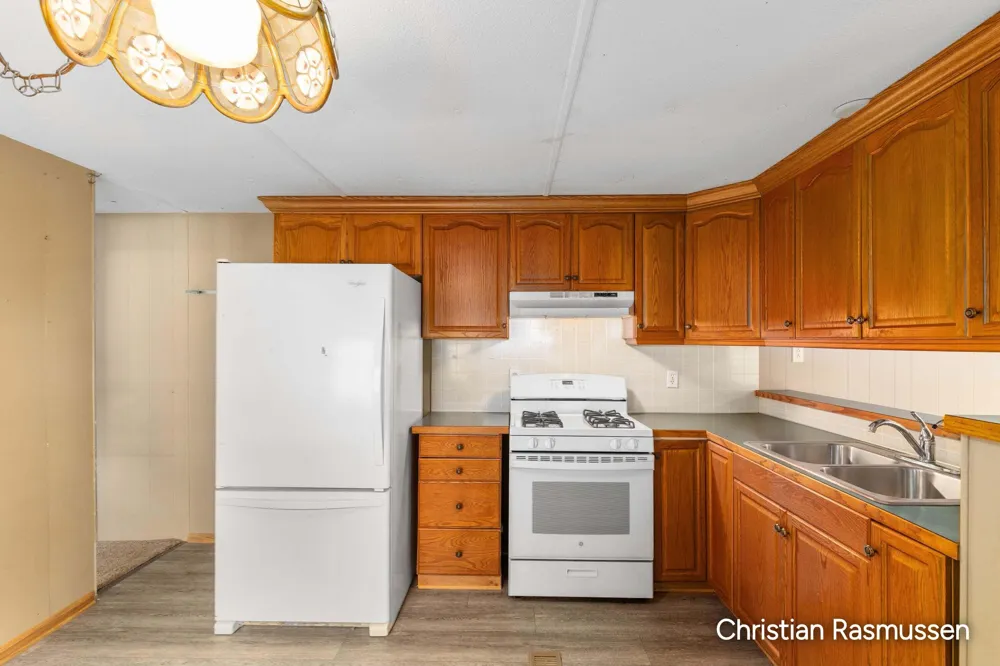 73 Lincoln Pines Resort Gowen, MI 49326
