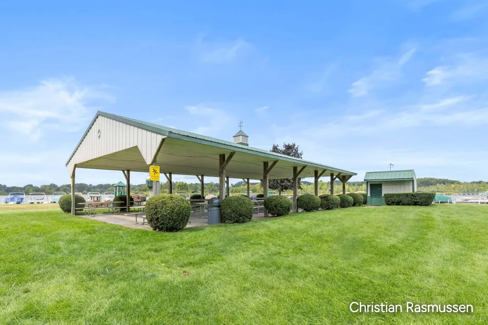 73 Lincoln Pines Resort Gowen, MI 49326