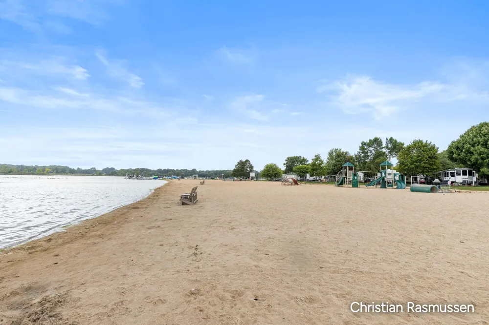 73 Lincoln Pines Resort Gowen, MI 49326