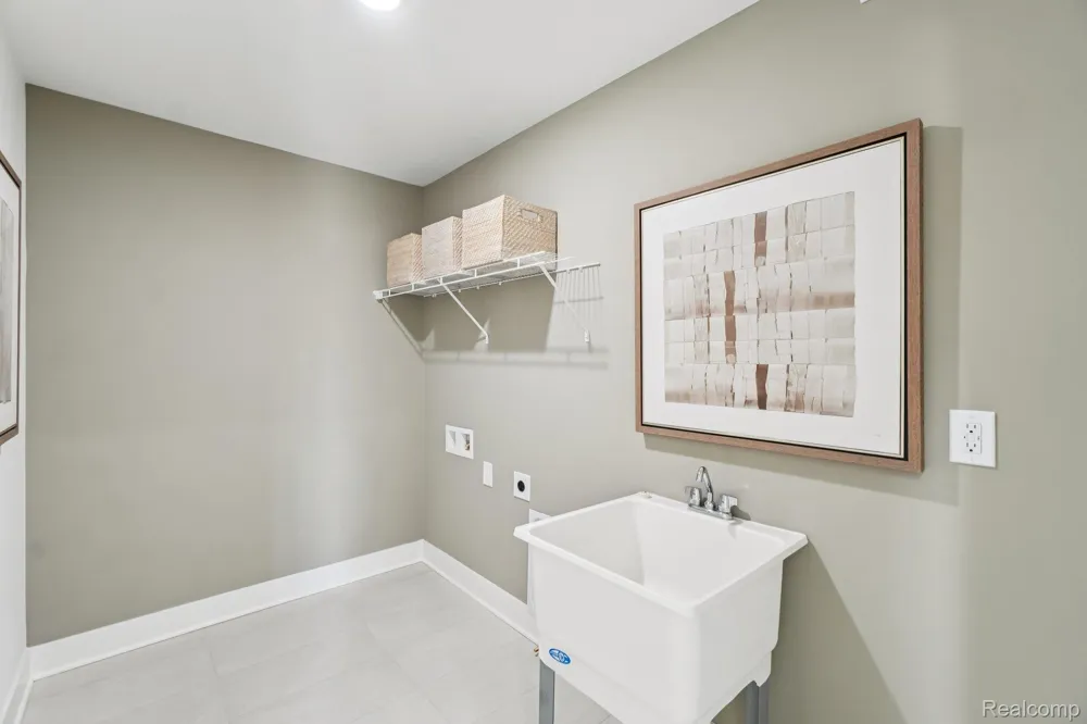 295 Lantana Drive Brighton City, MI 48116