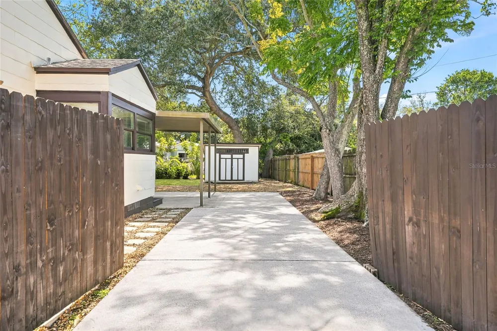 6031 HOBSON STREET NE St Petersburg, FL 33703