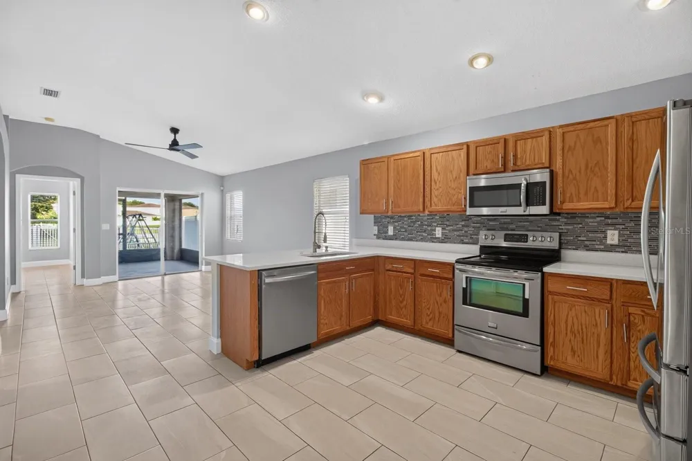 7961 CARRIAGE POINTE DRIVE Gibsonton, FL 33534