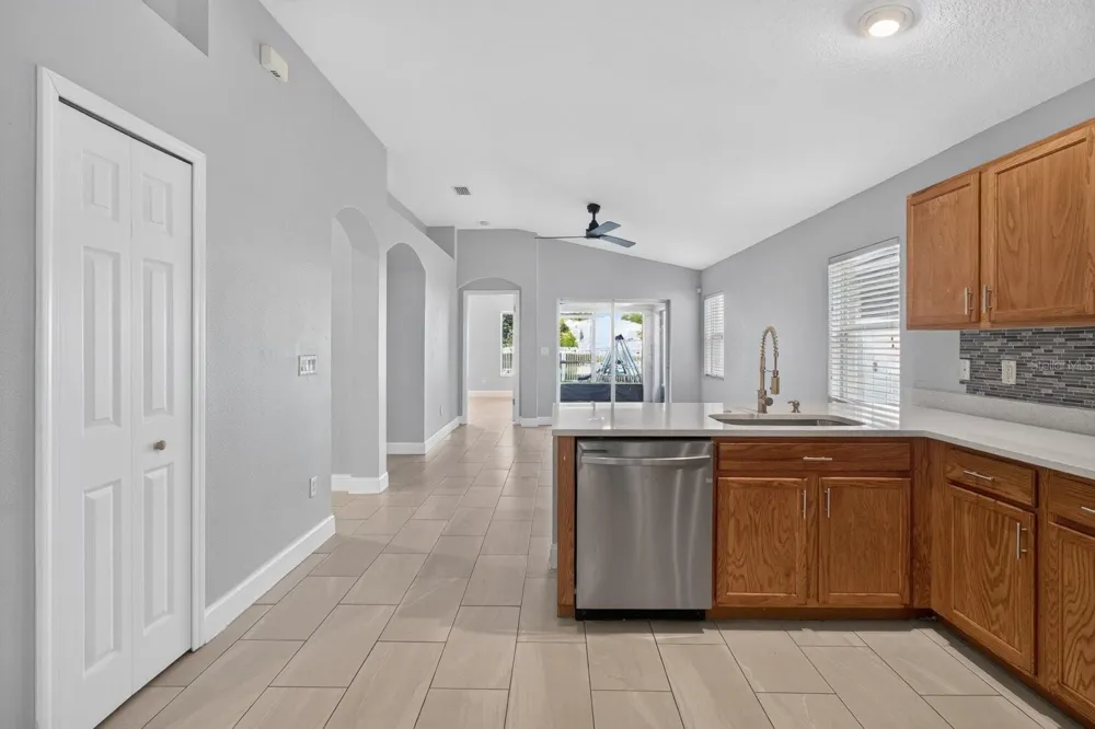 7961 CARRIAGE POINTE DRIVE Gibsonton, FL 33534