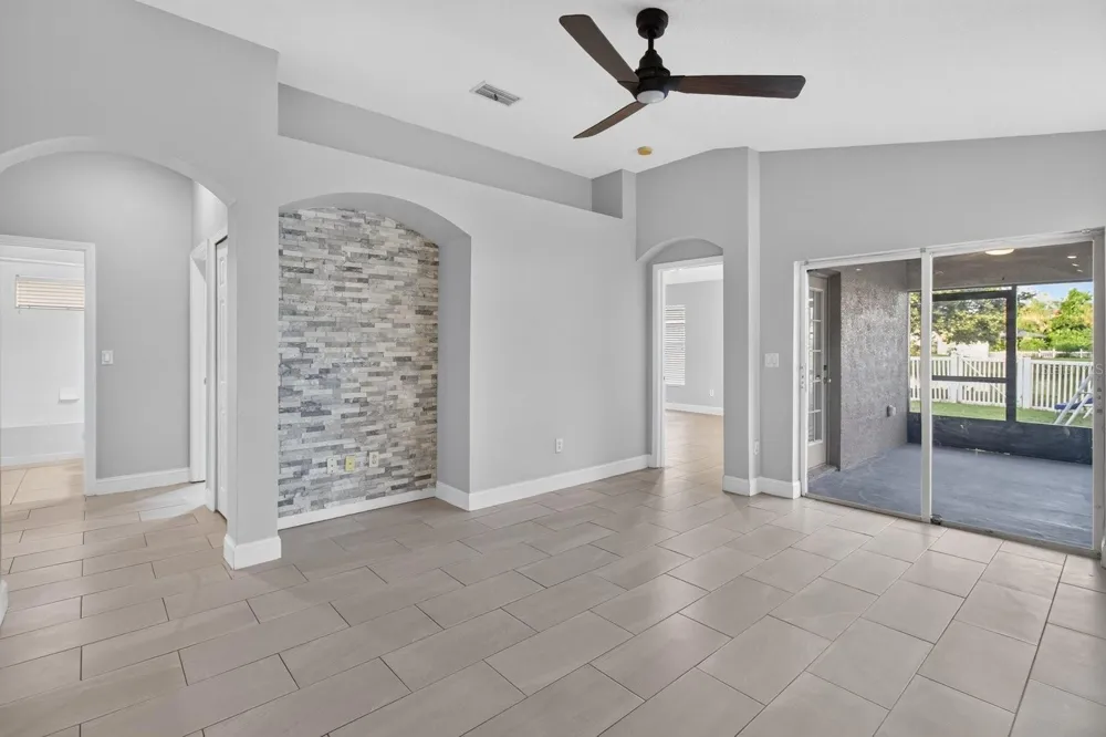 7961 CARRIAGE POINTE DRIVE Gibsonton, FL 33534