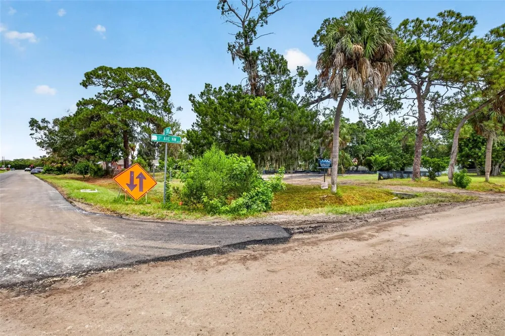 409 1ST AVENUE NW Ruskin, FL 33570