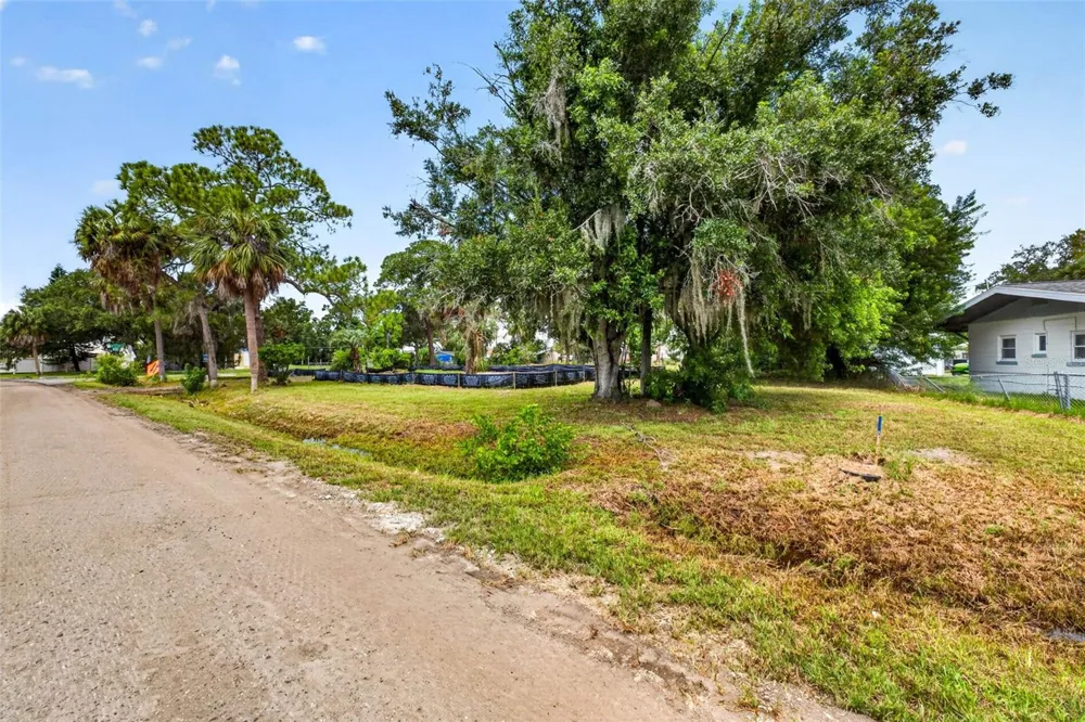 409 1ST AVENUE NW Ruskin, FL 33570