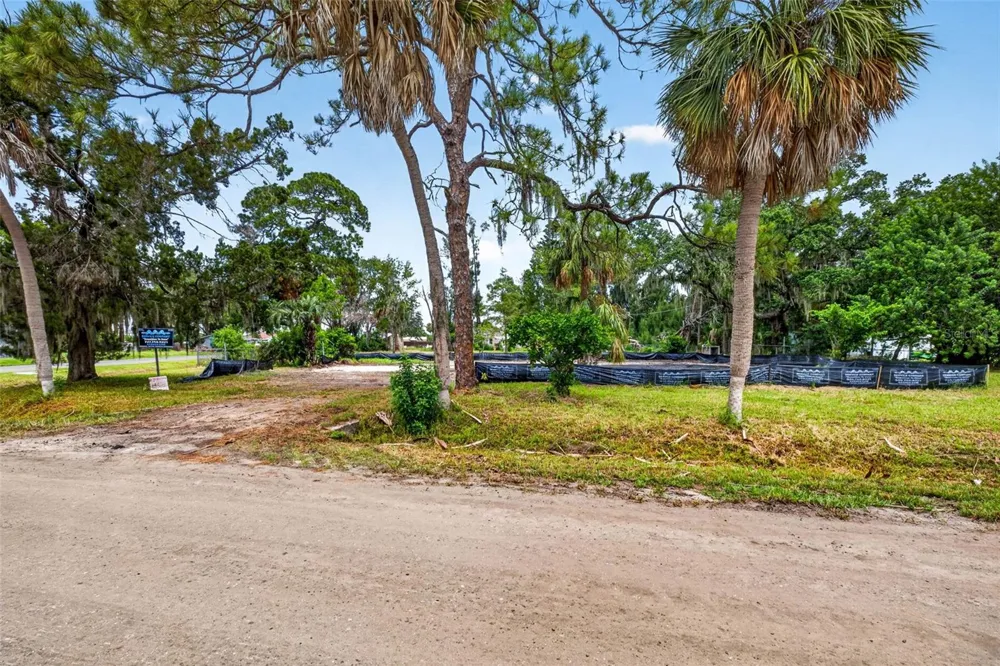409 1ST AVENUE NW Ruskin, FL 33570