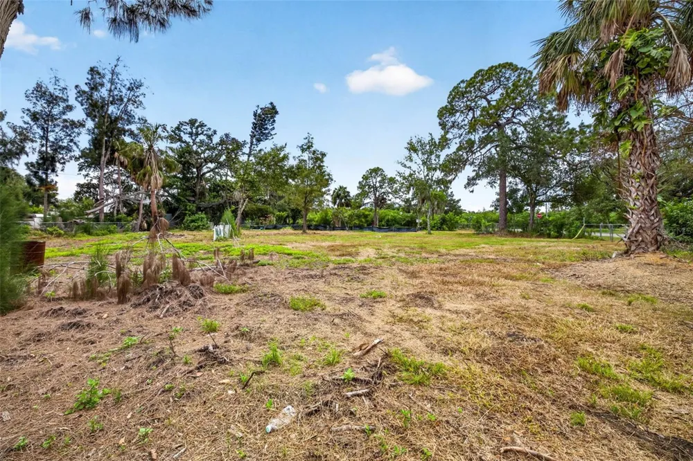 409 1ST AVENUE NW Ruskin, FL 33570