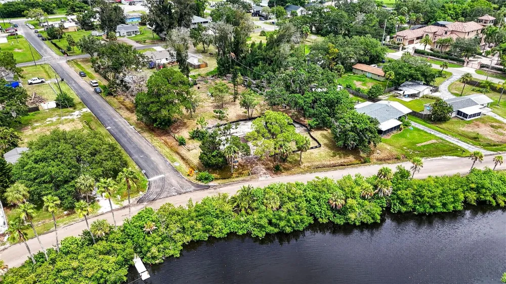 409 1ST AVENUE NW Ruskin, FL 33570
