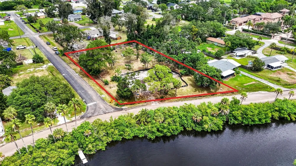 409 1ST AVENUE NW Ruskin, FL 33570