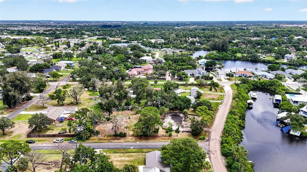 409 1ST AVENUE NW Ruskin, FL 33570