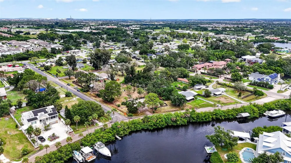 409 1ST AVENUE NW Ruskin, FL 33570