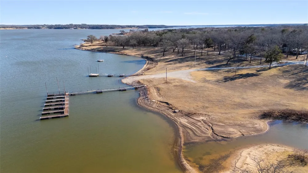 309 Cedar Point Circle Gordonville, TX 76245