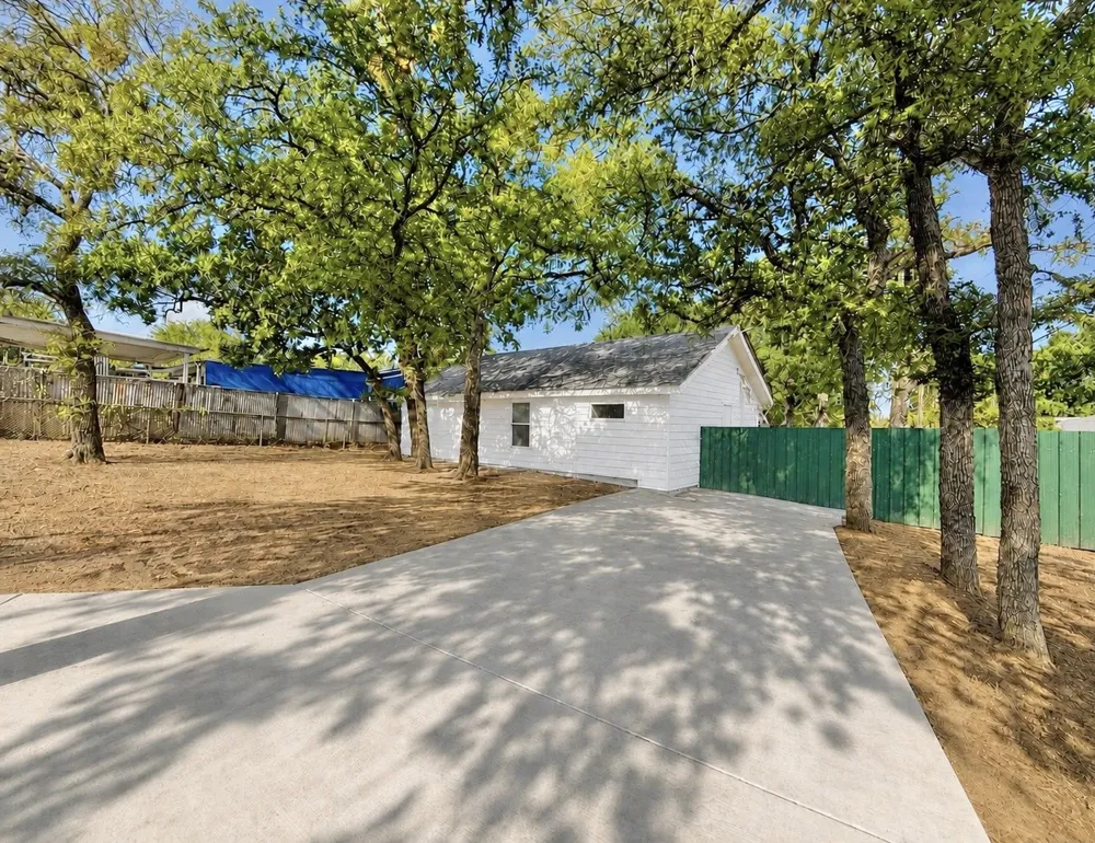 1005 Winnie Street Fort Worth, TX 76112