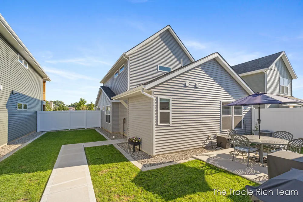 6670 Promenade Street NE Rockford, MI 49341