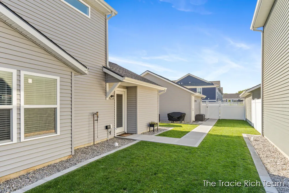 6670 Promenade Street NE Rockford, MI 49341