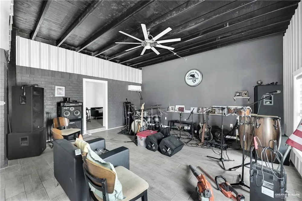 1111 S Alamo Road Alamo, TX 78516