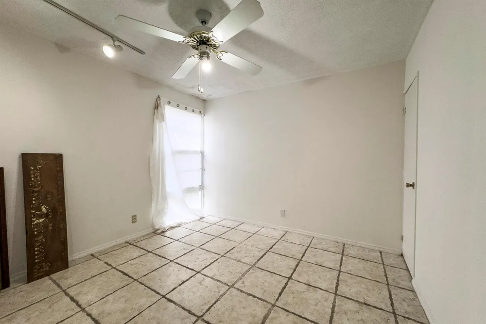 2540 Boundbrook Boulevard #204 Palm Springs, FL 33406