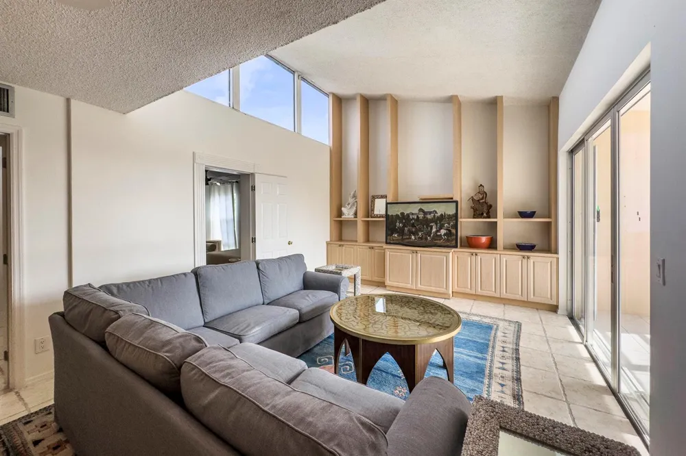 2540 Boundbrook Boulevard #204 Palm Springs, FL 33406